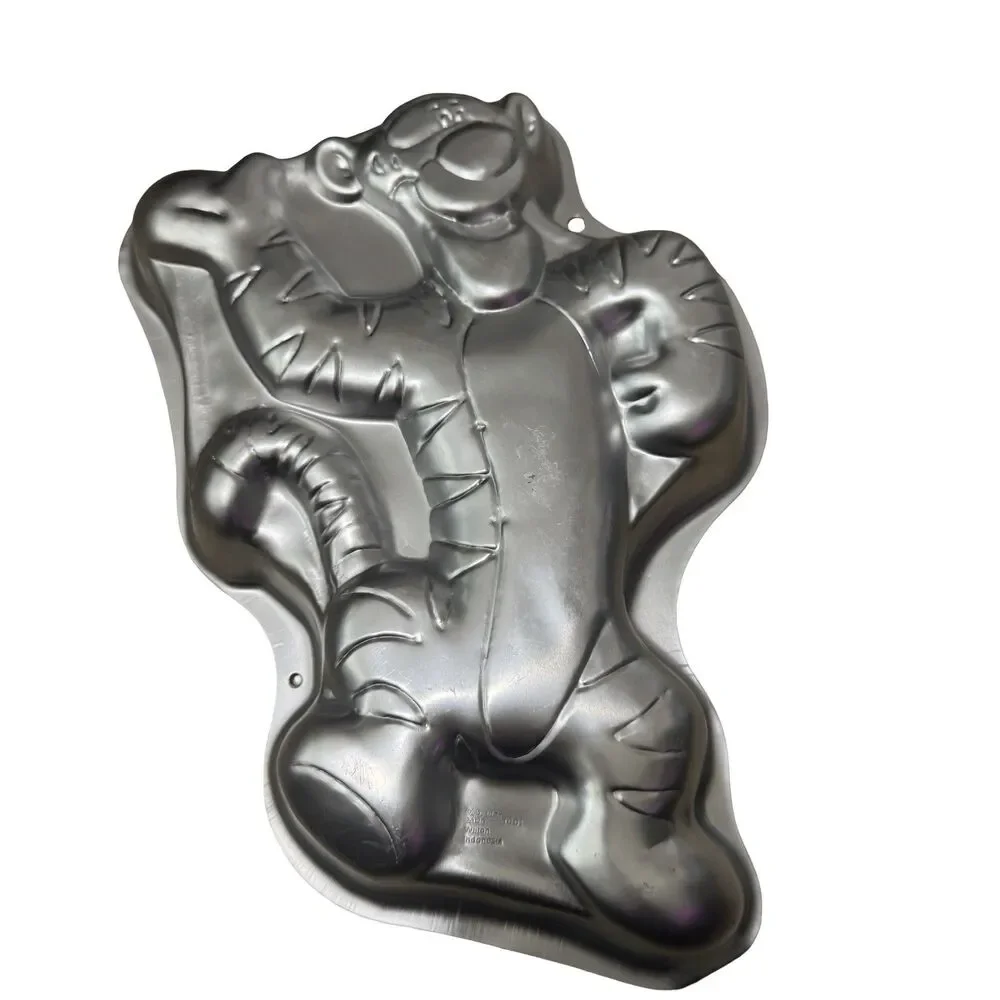 Vintage Wilton Tigger Full Body Cake Pan 2105-3001 Disney